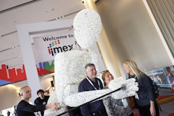 One fun experiential element (and photo op) came from German company Dundu. Translating to “you and you,” Dundu offers oversize, illuminated puppets that encourage teambuilding; groups need to work together to keep them upright and moving.