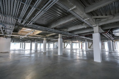 Level 4 at Pier 17 boasts an expansive open floor plan (capacity 1800) and unparalleled views.