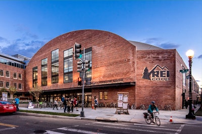 A new brewery is moving into Washington's NoMa neighborhood in early 2019. Red Bear Brewing will be located in the historic Uline Arena Building, adjacent to the NoMa-Gallaudet metro stop and D.C.'s new flagship REI store. Sales of kegs for events will be available, if coordinated in advance. The brewery itself will have a large taproom, kitchen, and small stage and will be able to seat 140 people with a maximum capacity of 300. The bar at Red Bear Brewing will serve as many as 24 different draft beers, wines, ciders, and meads.