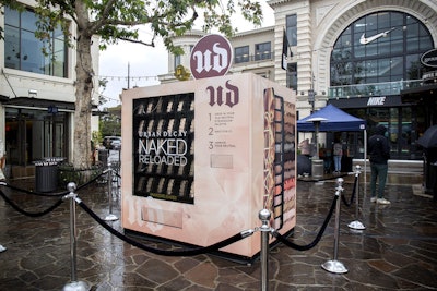 Urban Decay promoted its new Naked Reloaded Palette with a vending machine activation last Sunday at the Grove. Fans could drop off old eyeshadow palettes and in return receive the brand's new product; more than 500 palettes were given out within an hour. Paperwork created the activation, while 11th St. Workshop handled scenic production.