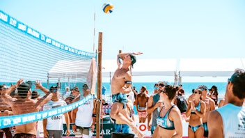 10. Model Volleyball