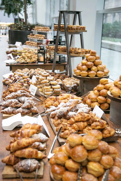 For guests who want to indulge in an all-carb breakfast, Toronto-based catering and event company Eatertainment Special Events & Catering offers a carb bar, which boasts a selection of danishes, brioche towers, egg strudels, energy balls, and mini bagel sandwiches.