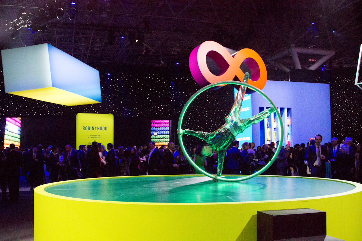 Inside Robin Hood S 2019 Benefit With Shawn Mendes Bizbash