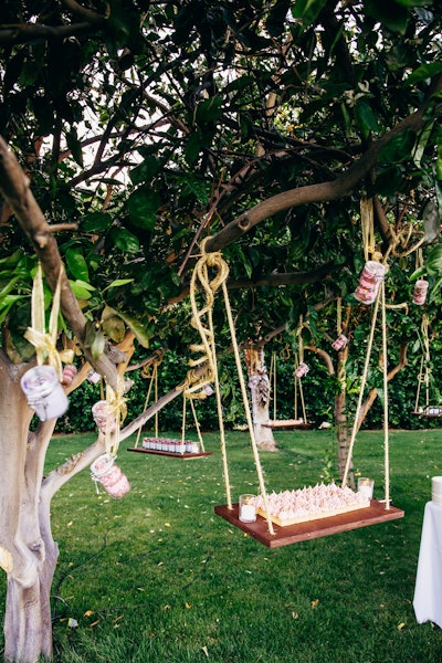 Swing Dessert Display