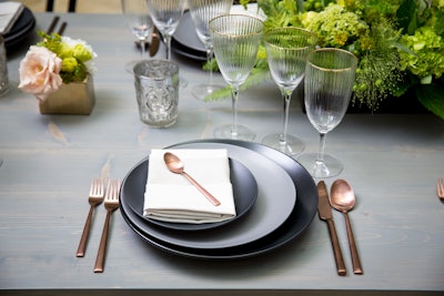 Create a modern organic design by using Bright’s many tableware options!