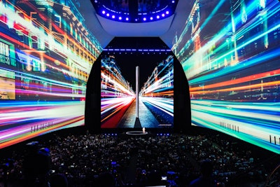 The structure’s entire display surface consisted of 54,414,920 pixels.
