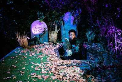 In another Hocus Pocus-inspired photo op, guests could climb into the grave of Billy Butcherson.