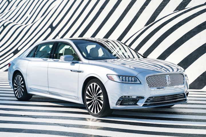 Lincoln unveiled the &ldquo;Continental Canvas&rdquo; mural in Wynwood, a collaboration between artist Brendan Monroe and Dr. Oshin Vartanian, which was designed to draw emphasis to the sanctuary, craftsmanship, and design of its Continental Coach Door Edition vehicles.
