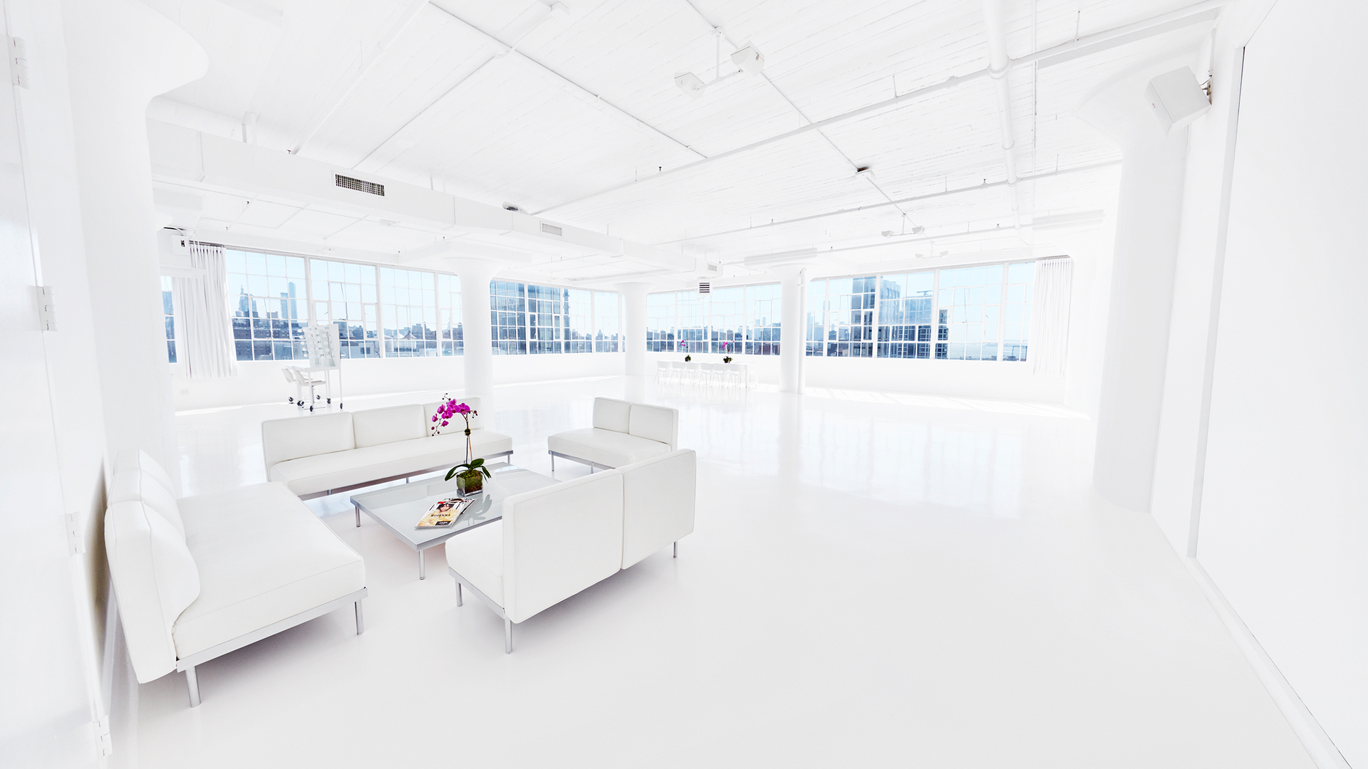 Jack Studios features gorgeous, all-white loft-style spaces with breathtaking sunlight and views. STUDIO 1