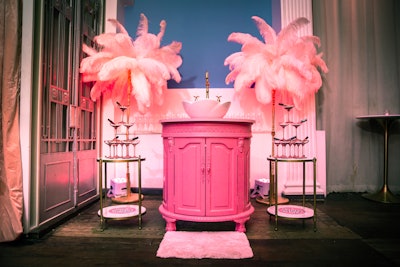 Ditch the florals for giant ostrich plume arrangements as seen at British beauty brand Soap & Glory’s cheeky soiree, which was held at New York burlesque club Duane Park in January 2019 and was produced by TH Productions.