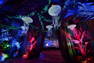 Experiential events start with your entry: A 360-degree tunnel at an Avatar-themed event.