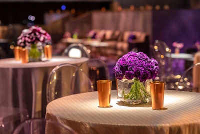 Mark’s Garden also used a monochromatic color scheme for the Oscars Governors Ball, creating some 400 arrangements using more than 12,000 blooms—most in varying shades of purple.