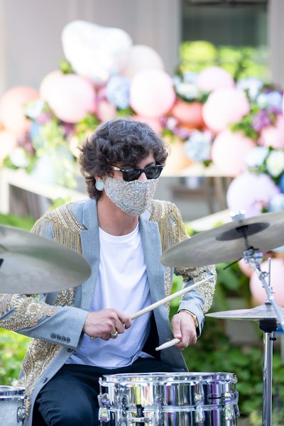 A live drummer and a DJ completed the prom-like atmosphere.