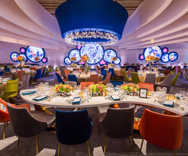 The San Francisco Symphony's 2017 gala, which was held at San Francisco City Hall, featured four concurrent dinners. The largest one was the colorful patron’s dinner, which was housed in a 12,000-square-foot tent erected next to Davies Symphony Hall. The Blueprint Studios-designed space was inspired by modern chinoiserie art and fashion.