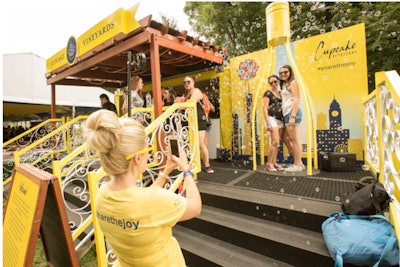 Cupcake Wines had a cheerful activation that let guests pose inside a prop wine bottle that was surrounded with bubbles. See more: Lollapalooza 2017: 24 Whimsical, Nostalgic Ideas From Sponsors and Brands