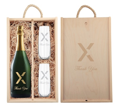 Etched+sparkling+wine+with+engraved+stemless+flutes+in+an+etched+wood+box