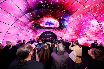 LG's OLED TV Tunnel, CES 2017