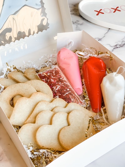 XO Cookie Decorating Kit