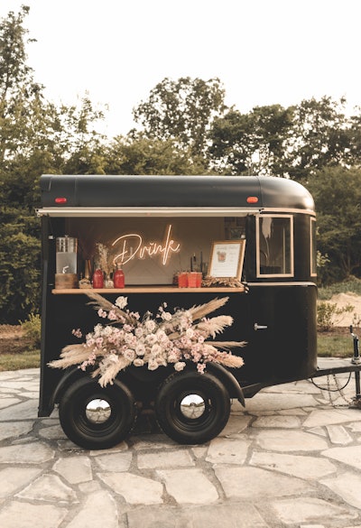 North Georgia-based Sip & Steer put a creative spin on the classic open bar concept by making it mobile (and the perfect backdrop for a photo op).