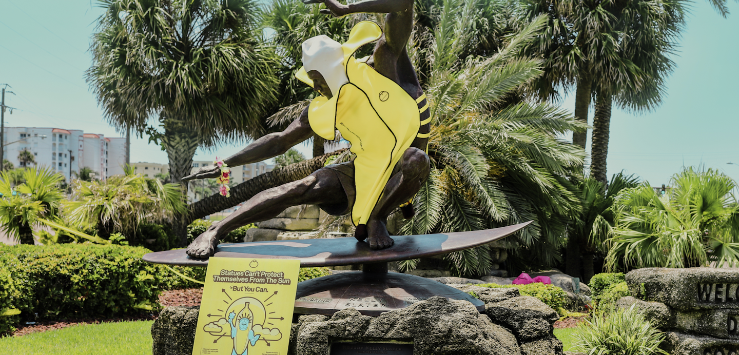 Why Was Dolly Parton Dressed as a Banana? | BizBash