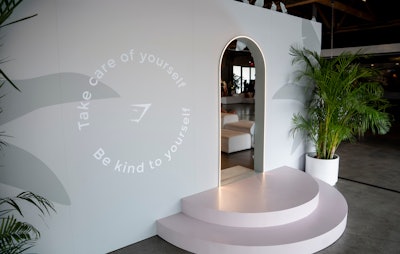 The underlying theme of the event tapped into Simmons’ positive and inclusive approach to fitness, with the idea that growth and effort lead to progress. To further drive the message home, 16 different inspirational quotes from Simmons were placed on the walls and throughout the space.