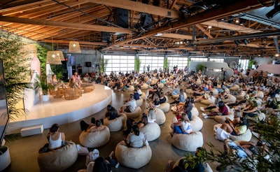 Panel discussions featured Simmons and other guests, who discussed what it’s like to be a female businesswoman, as well as body positivity, mental health and fitness. Guests chose which of the four time slots they wanted to attend based on which speakers they wanted to see. After the panels, each of which lasted 30 minutes to an hour, Simmons did a meet-and-greet and photo moment with all event attendees. All on-stage talent took COVID-19 tests before the event.