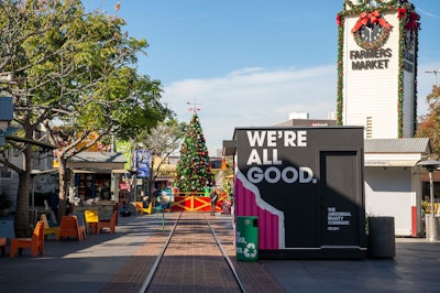 To draw more attention in popular L.A. locations like the Farmer's Market, the Deciem newsstand featured eye-catching branding on all sides.