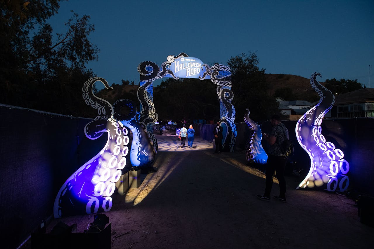 Halloween Tree Animated 2022