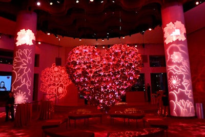 In February 2020 at the Appel Room at Jazz at Lincoln Center in New York, Woman’s Day hosted its 17th annual Red Dress Awards. The B-52s performed some of their greatest hits during the evening, and a giant floral heart, which was created by Kate Moutenot of Largent Studios in Brooklyn and illuminated from within, served as the centerpiece for the event. The awards recognize advocates and survivors of heart disease.