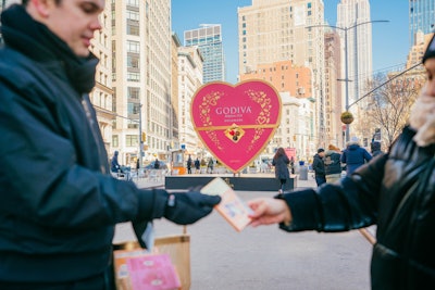 At the GODIVA experiences, brand ambassadors handed out free samples of products. The stunt's experiential partner was Department of Wonder and the PR agency was Lippe Taylor.