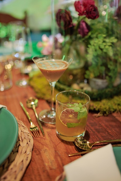 For the afternoon event, Cocktail Curations created on-theme espresso and tea cocktails. The Pot of Gold (pictured right) was an Irish whisky cocktail infused with gold shimmer, mint tea and lime and served over a large ice cube, topped with fresh mint and dehydrated lime garnish. The Espresso Mod-mini was mixed up with Irish vodka, crème de cacao, espresso, chocolate bitters and cardamon egg white topped with an Erin Go Glam mod plaid pattern design.