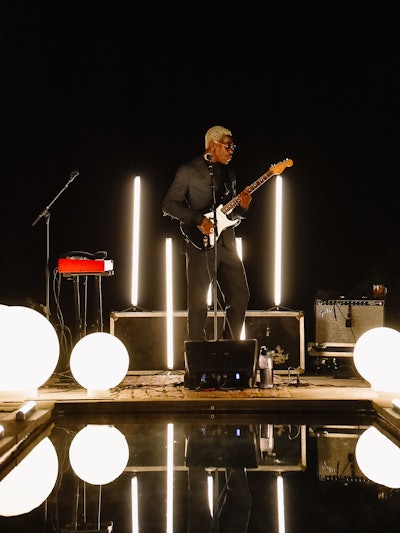 Amazon Luxury Stores Parties in the Hamptons