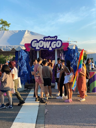 Yahoo partnered with Superfly to create a summerlong, celebratory experience called “Glow & Go!”—a glitter “car wash” where attendees can score a sparkling look.
