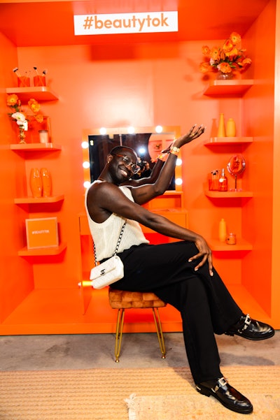 At TikTok’s pop-up experience inside the ESSENCE House, festivalgoers captured content within three vignettes that mirrored popular TikTok verticals: #beautytok, #wellnesstok, and #foodtok.