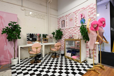 Hey Babes Cosmetics constructed a salon at the IT HOUSE, and it was notable for its flamingo-filled wallpaper, gold-accented salon chairs, and pops of pink that are also found in its branding. Not to be forgotten was Hello! Canada’s portrait studio, which brought the glitz and glamor of its entertainment news to life; as well as MCM’s walk-in closet, Regimen Labs’ skincare station, and Starks Barber Company’s on-site barber shop.
