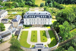 12 Brilliant Buyouts for Your Next Company Meeting