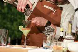 Throughout the evening, signature cocktails were served, including the Big Apple Bend (a Manhattan-type cocktail) and the Görlitz Gimlet, along with an array of savory and sweet hors d’oeuvres by Cipriani.
