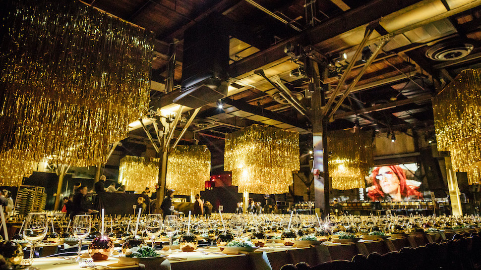 Seated dinner for 1,500 guests