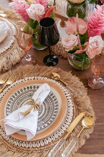 Wow Attendees with a Tablescape From ART2TABLE