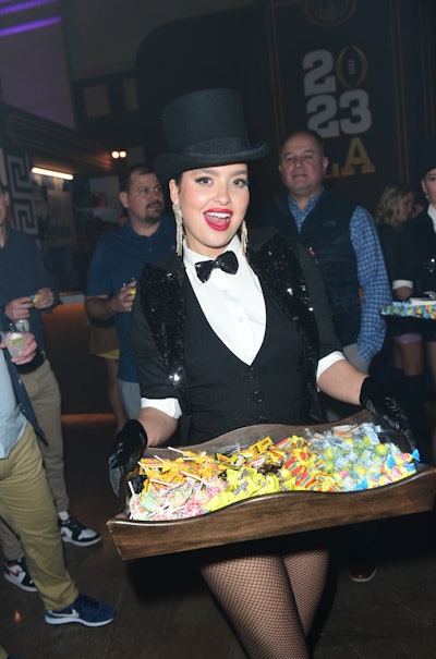 Servers were dressed in 1920s garb as they passed out retro penny candy. Themed bars not only boasted a hall-of-fame type display of black-and-white photos, but also served up a selection of beer, wine, and spirits.