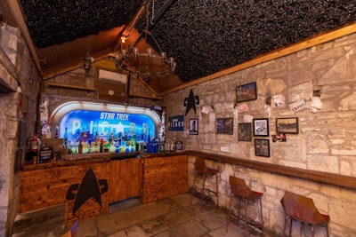 In Austin, fans could enjoy a rendition of the popular Moscow Mule called “Picard’s Mule” at a version of Star Trek: Picard’s 10 Forward bar.