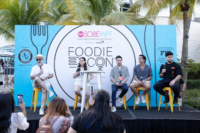 Andrew Zimmern moderated the “Trends in Transition” panel, where he talked viral dishes with Jamie Milne (@everything_delish), Nico Norena (@succulentbite), Owen Han (@owen.han), and Ahmad Alzahabi (@thegoldenbalance). The session, along with other panels, took place on the Instagram Stage at FoodieCon.