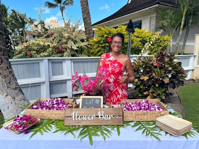 Insider Experience has organized lei-making classes for groups.