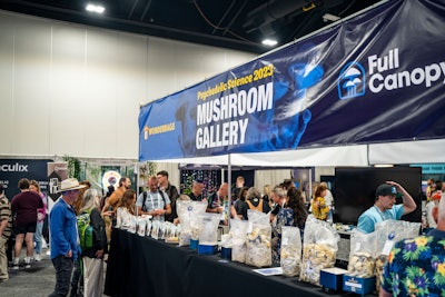 Full Canopy Mycology partnered with Wonderbags to produce the Mushroom Gallery. They held classes and demonstrations covering sterile technique, cultivation of gourmet and psilocybin mushrooms, genetic processes, different tryptamines, and how to dry research specimens.