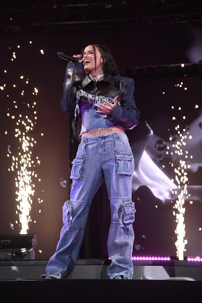 Kehlani performed at the game's halftime.