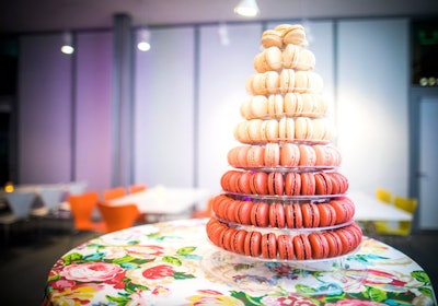 In 2019, Boston’s Isabella Stewart Gardner Museum hosted its Rococo Rebellion: A Winter Soiree, an event inspired by the gatherings that the institution’s namesake once hosted. Rococo-inspired macarons in an eye-catching ombré palette were crafted by pastry artist Hana Quon of Cafe Madeleine.