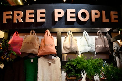 At The Vulture Spot, talent and their guests had the opportunity to engage with Free People’s winter lines. The space was outfitted with a bespoke Free People-branded retail display area where guests could browse and try on.