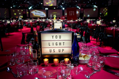 David Stark also created unique centerpieces for the 2018 Robin Hood benefit, also held at the Javits Center. The event, which had a “Lights of New York” theme, featured three-sided mini marquee centerpieces that offered messages of gratitude and celebrated the organization's anniversary.
