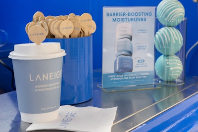 Consumers enjoyed complimentary blue-hued hot cocoa bombs. They also received golden tickets to redeem for a sample bag inside Sephora. More than 1,500 folks visited the experience.