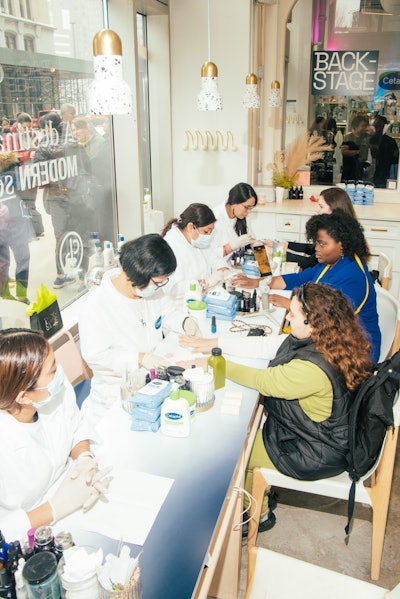 A pop-up experience, in partnership with Highsnobiety and Chillhouse, helped attendees relax and refuel. The pop-up included free coffee and juices, mini facials and manicures, branded photo moments, and skincare consultations with board-certified dermatologist Dr. Kiran Mian and the brand’s medical team.